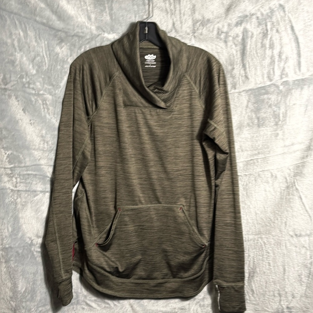 Green athletic pullover women Maurices in Motion. Green with red‎ accents size L